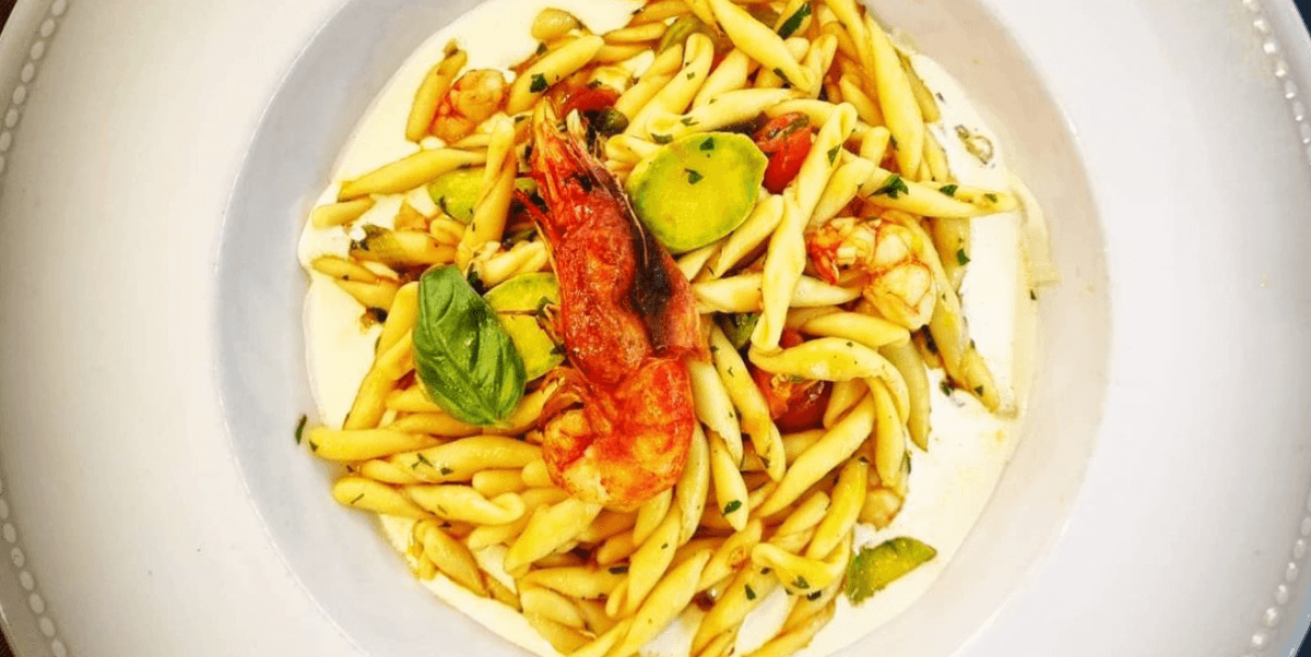 Strozzapreti pasta with red prawns
